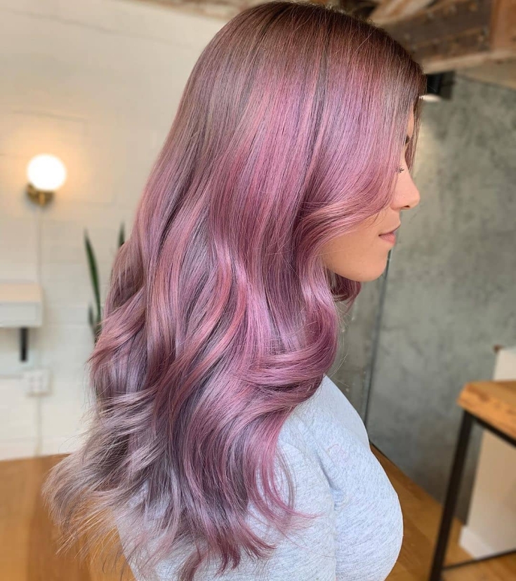 Couleur de cheveux blond rose