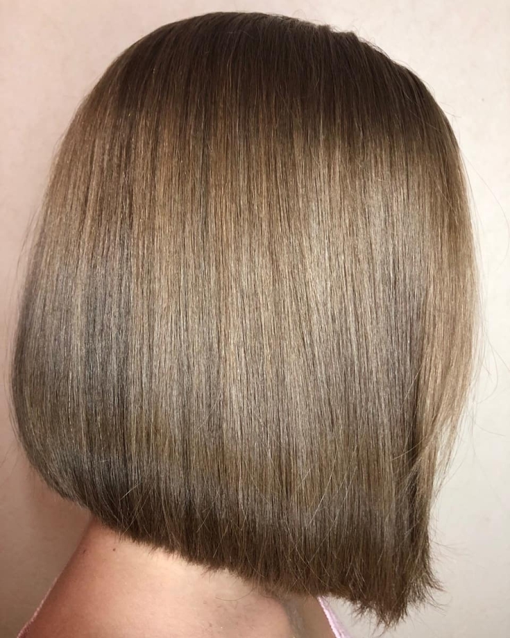 Couleur de cheveux châtain clair pour cheveux courts