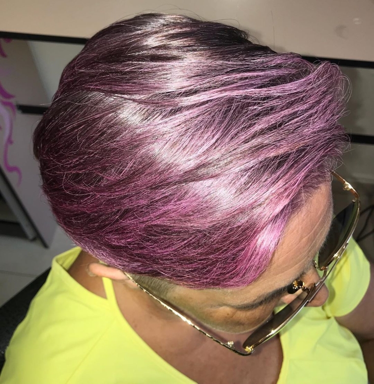Couleur de cheveux blond rose