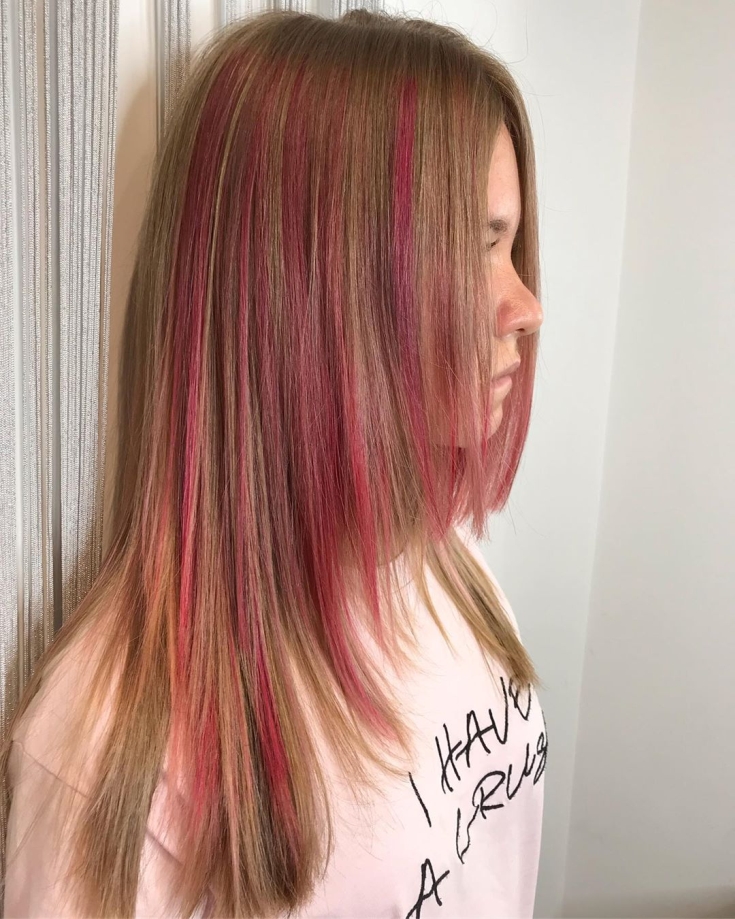 Couleur de cheveux blond rose
