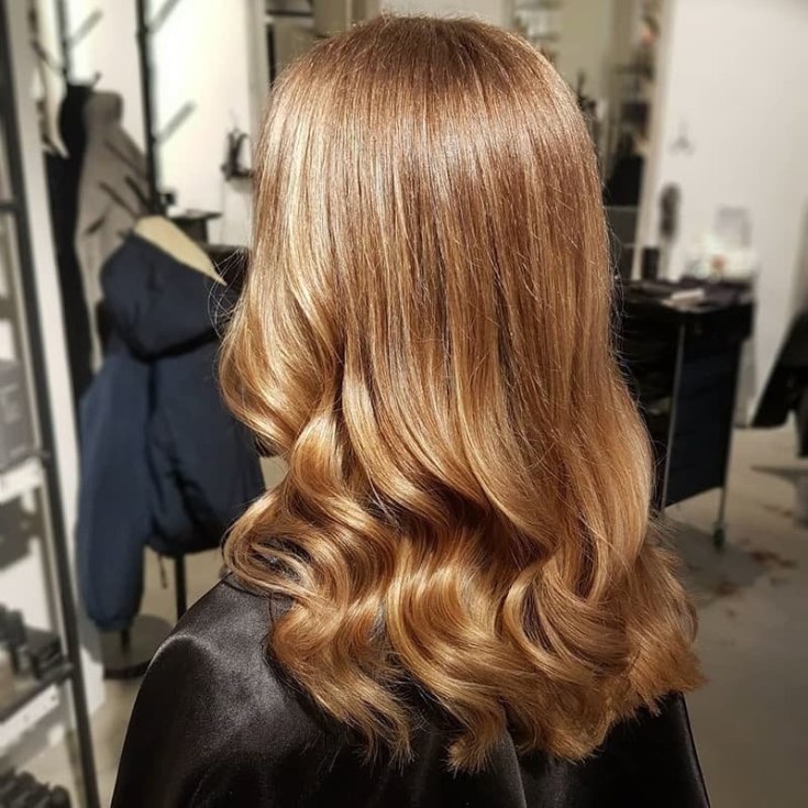 Photo couleur de cheveux blond doré