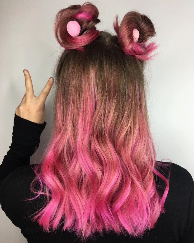 (+135 photo) Teindre les cheveux de l'enfant en rose