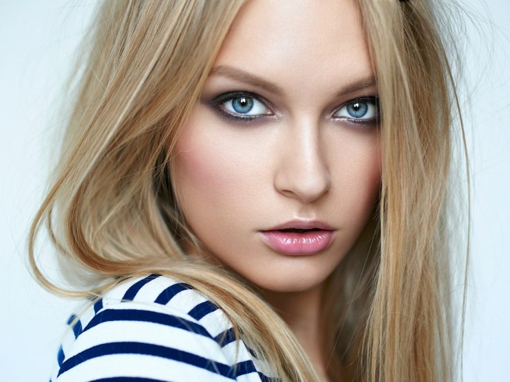 Couleur de cheveux claire pour les yeux gris