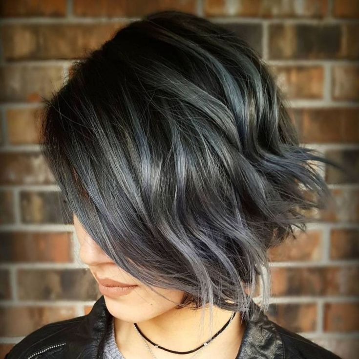 (+180 photos) Coloration cheveux noirs pour cheveux courts