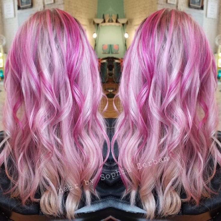 Couleur des cheveux blond rose