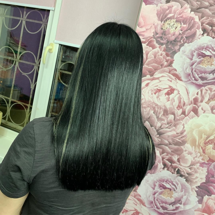 Couleur de cheveux noir cendré