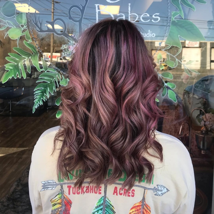 Couleur de cheveux rose cendré