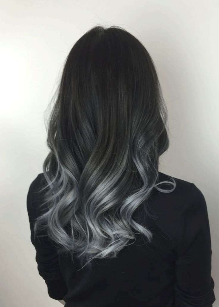 Couleur de cheveux noir cendré
