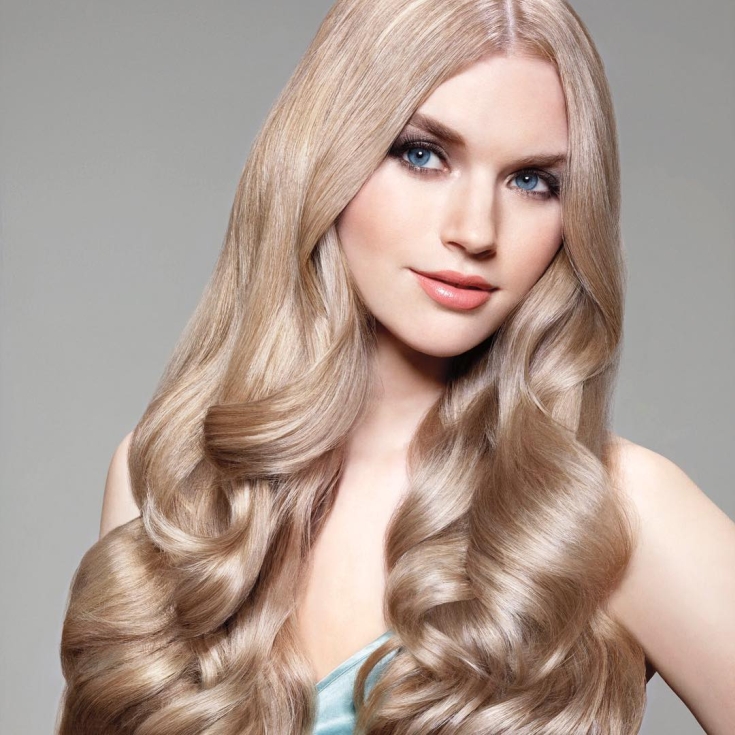 Couleur de cheveux claire pour les yeux bleus