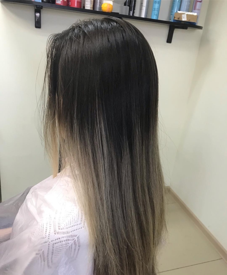 Couleur de cheveux noir cendré