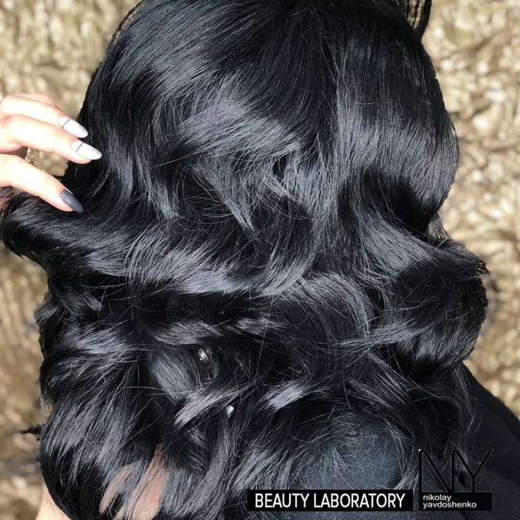Couleur de cheveux noir cendré