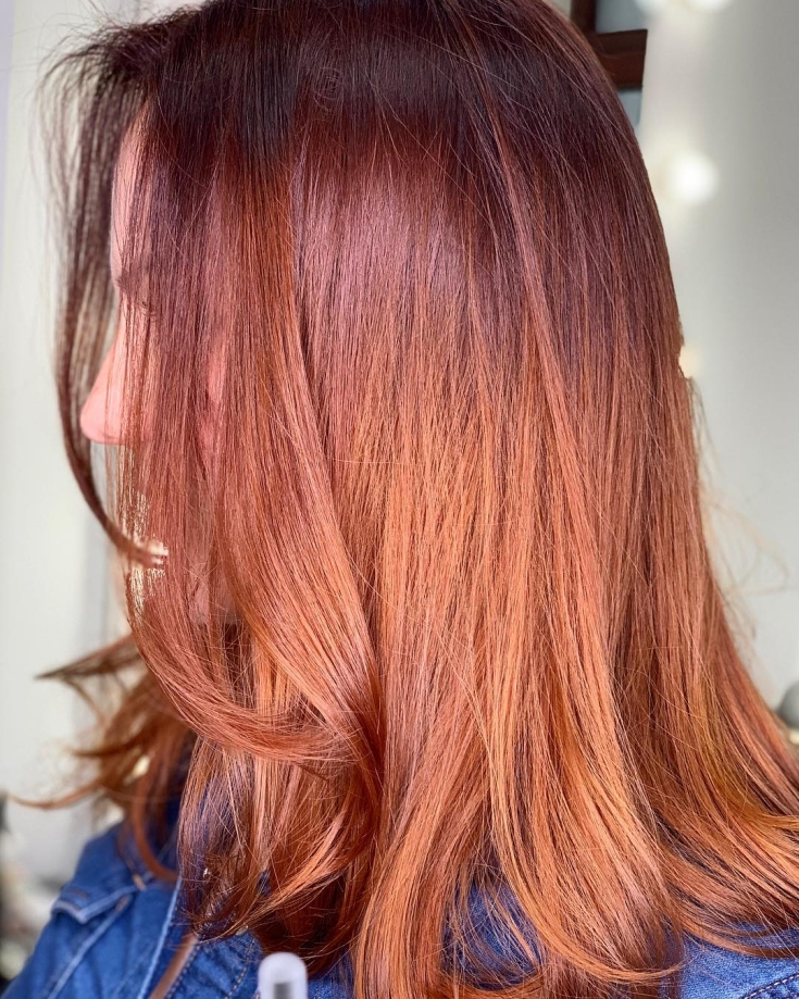 Couleur des cheveux châtain caramel
