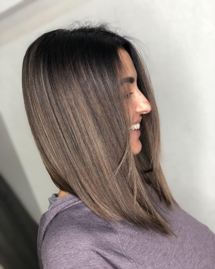 Couleur de cheveux noir cendré