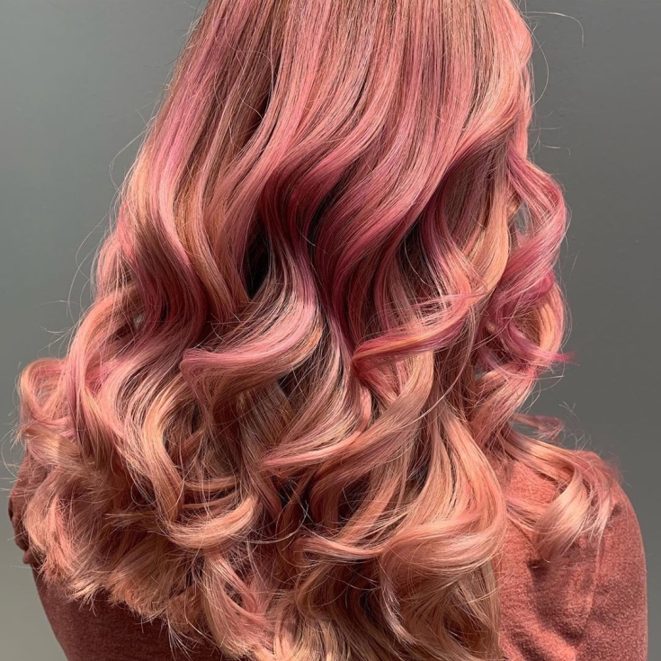 Couleur de cheveux en or rose