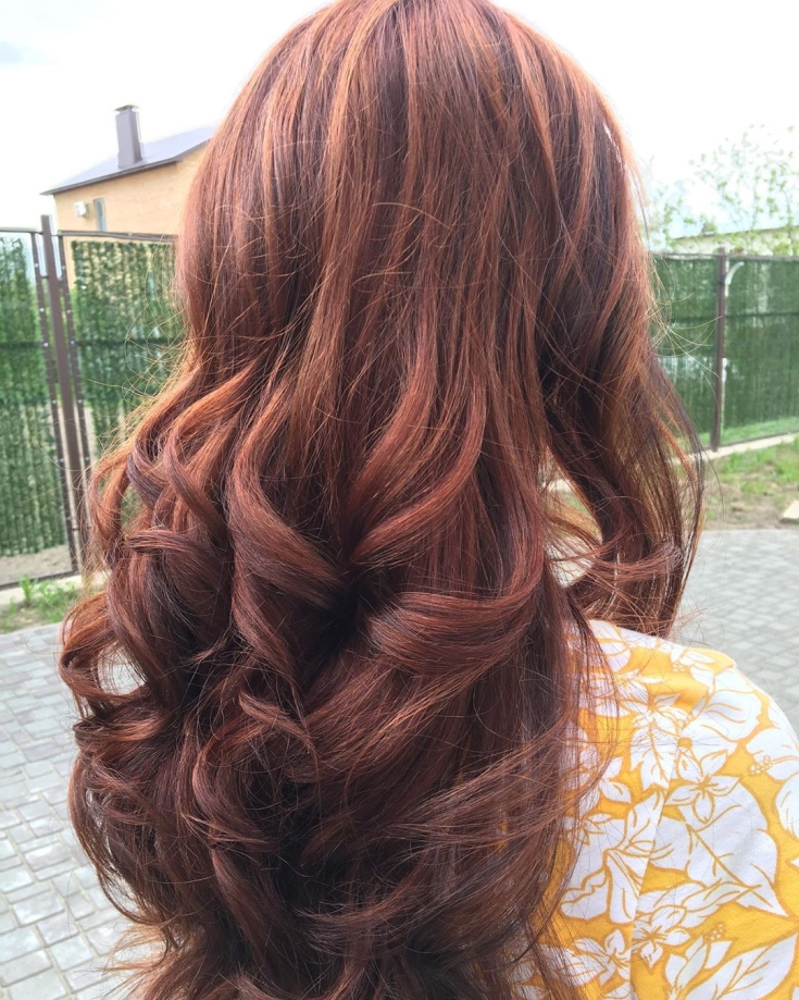 Couleur des cheveux châtain caramel