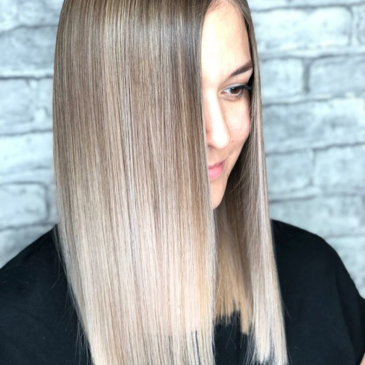 Couleur de cheveux claire pour les yeux bruns