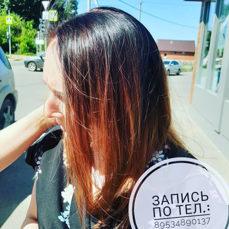 Couleur des cheveux noir et roux