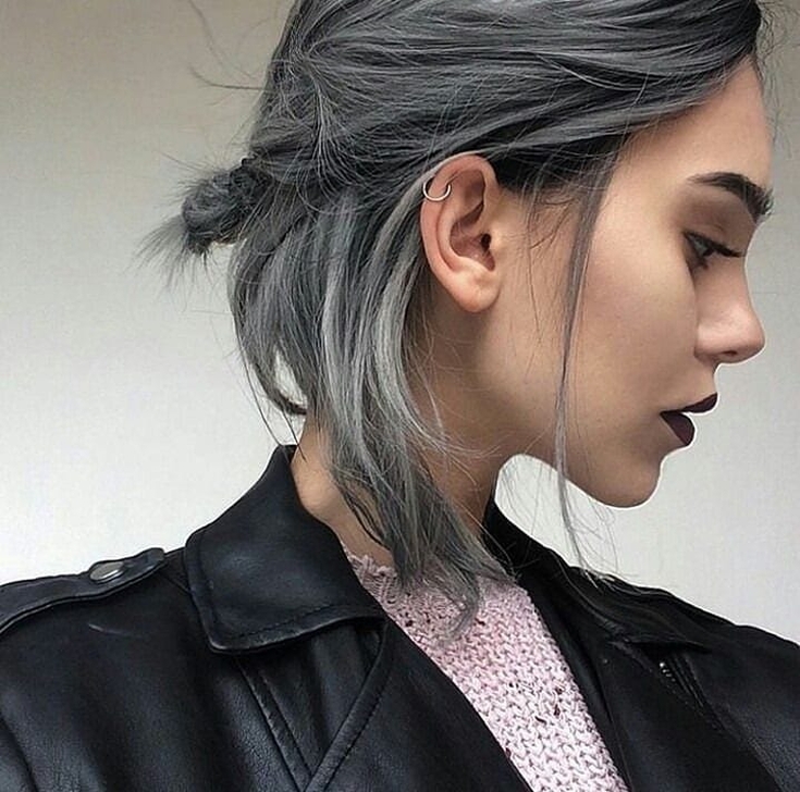 Couleur de cheveux noir cendré
