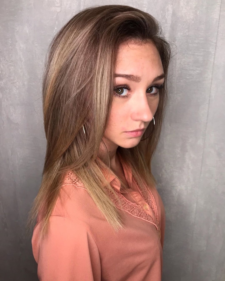 Couleur de cheveux claire pour les yeux bruns