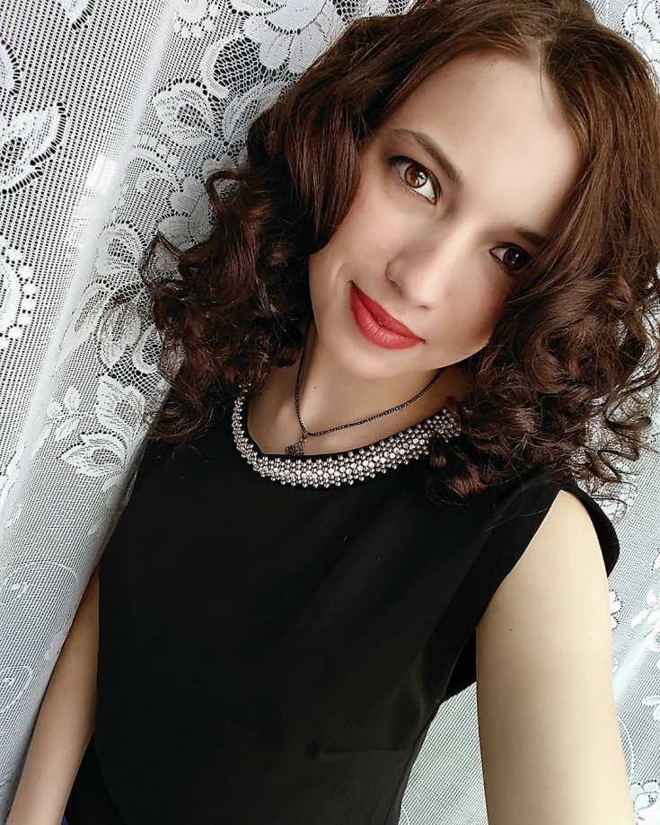 Couleur des cheveux peau pâle yeux marron