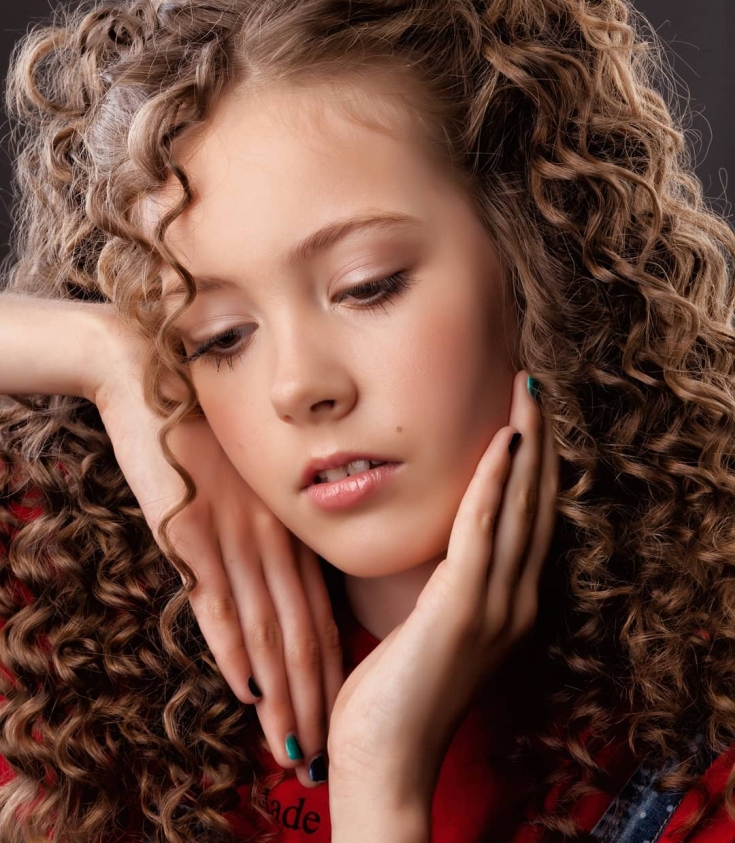 Couleur des cheveux châtain caramel