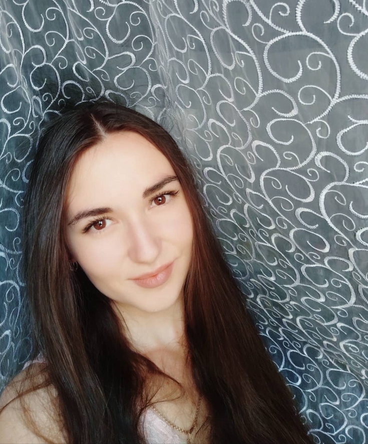 Couleur des cheveux peau pâle yeux marron
