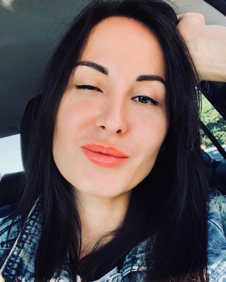 Couleur des cheveux peau pâle yeux marron