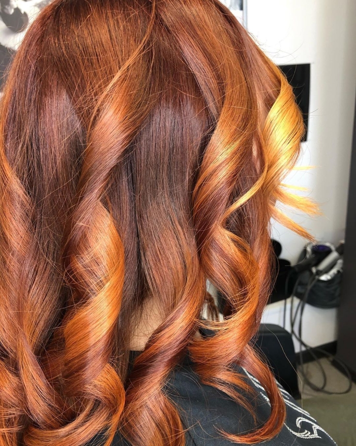 Couleur des cheveux châtain caramel