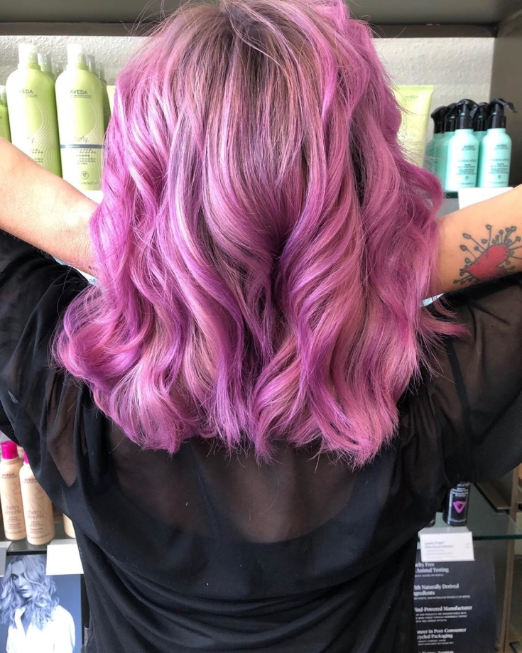 Couleur de cheveux rose cendré