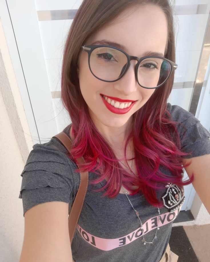 Couleur de cheveux brun-rose