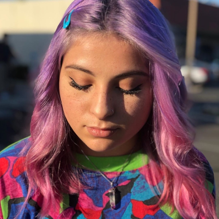 Couleur de cheveux rose cendré