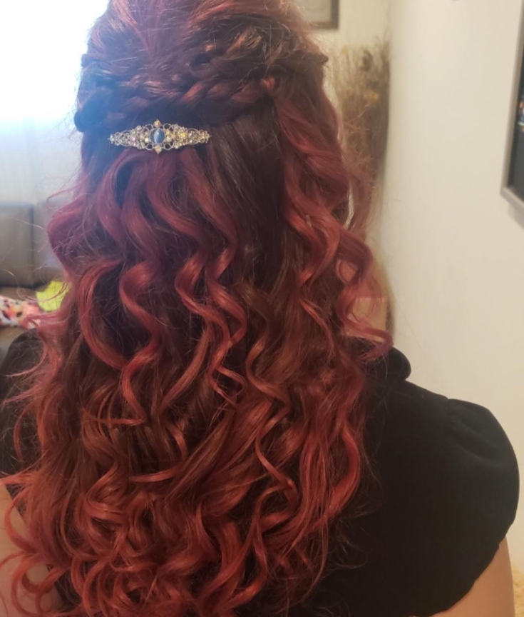 Couleur de cheveux brun-rose