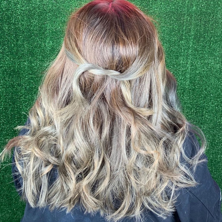 Couleur des cheveux blanc-brun