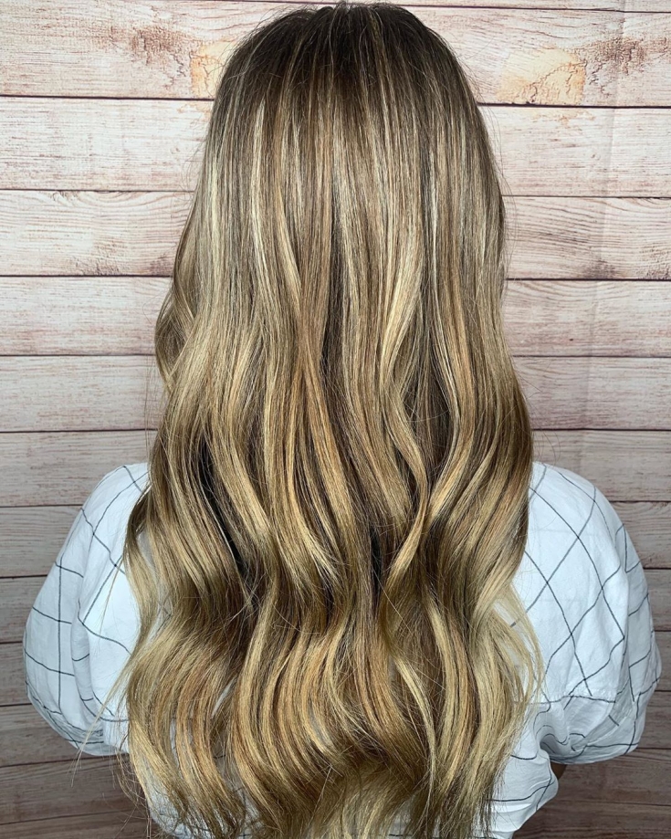 Couleur des cheveux châtain clair