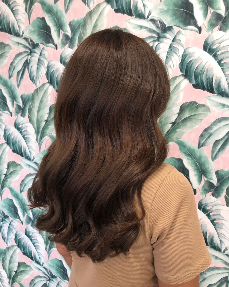 Couleur de cheveux brun froid