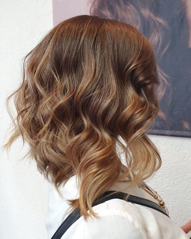Couleur de cheveux brun doré