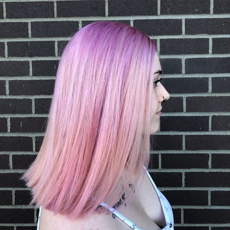 Couleur des cheveux blond rose