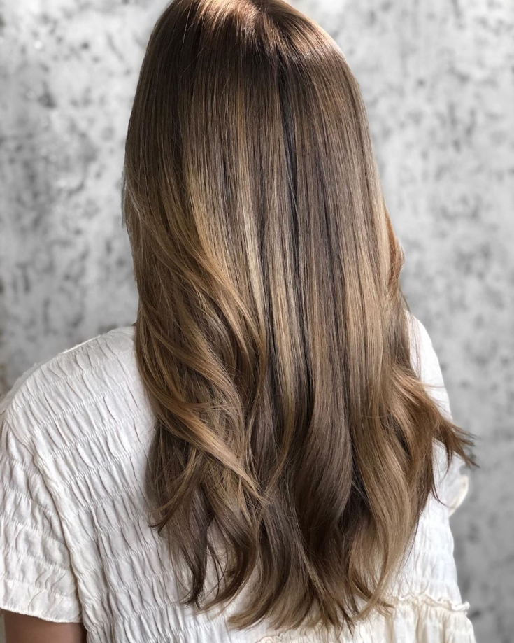 Photo couleur de cheveux châtain clair