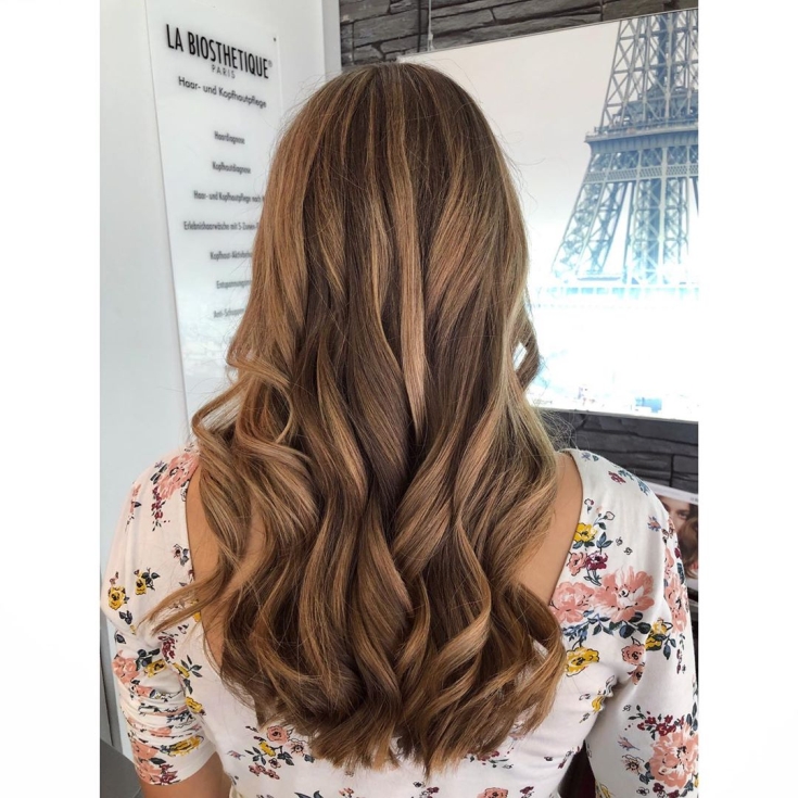 Photo couleur de cheveux châtain clair