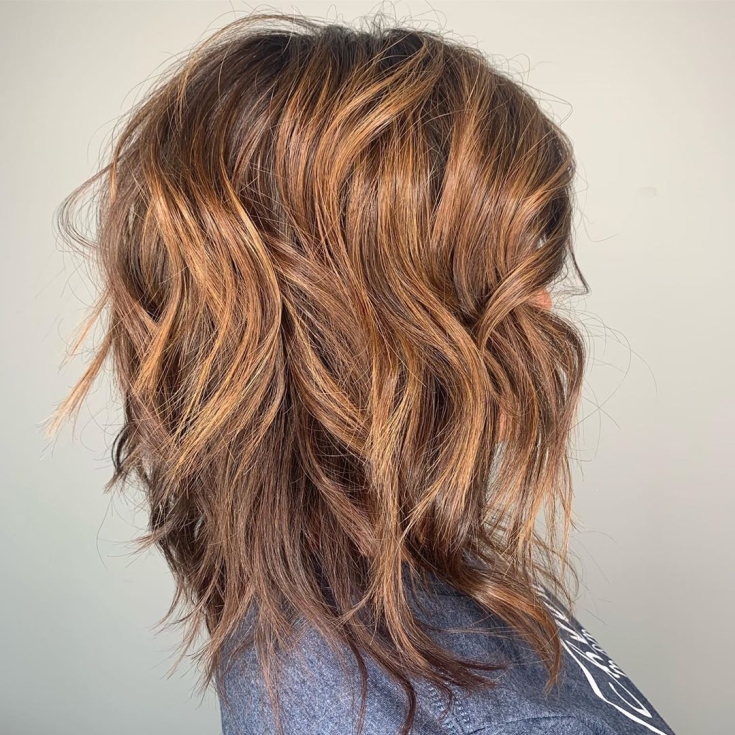 Couleur de cheveux brun doré