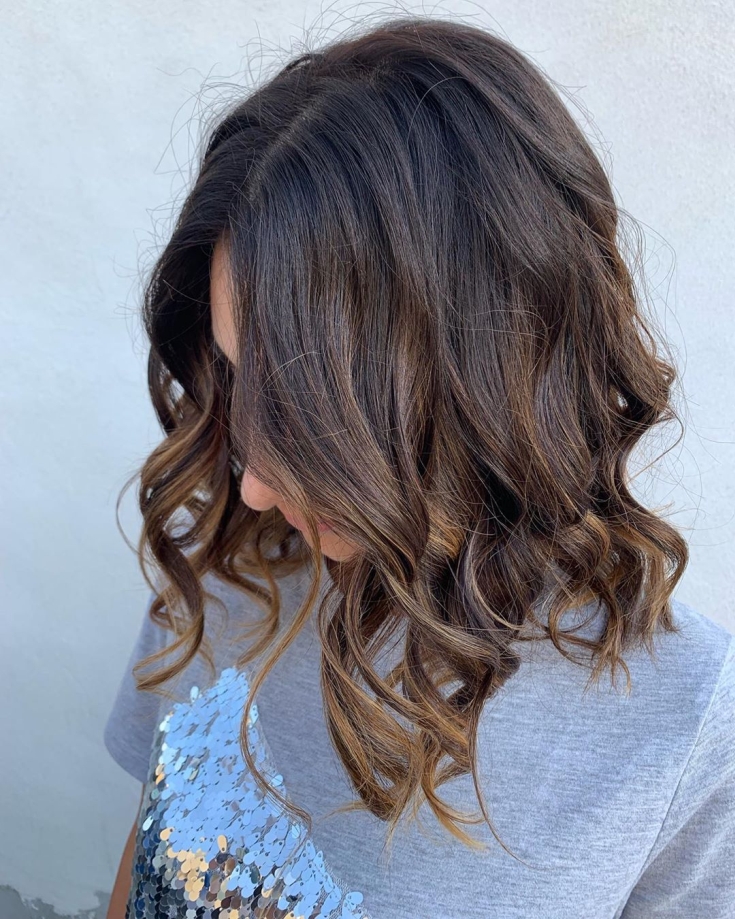 Couleur de cheveux brun froid