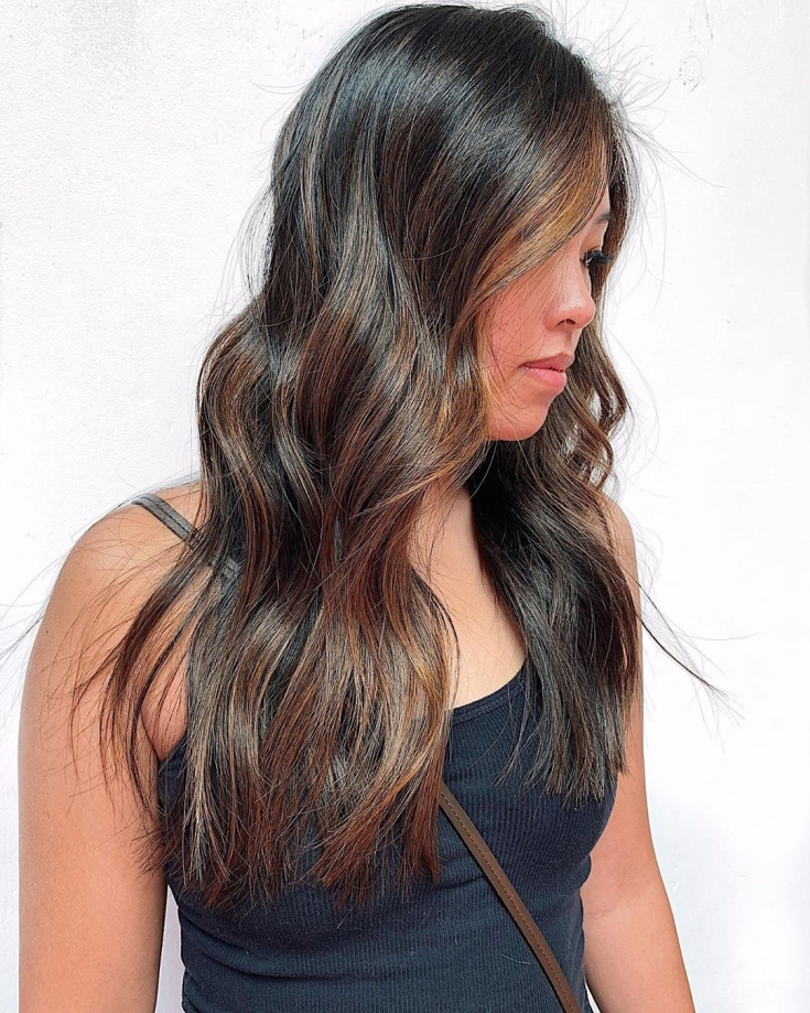Couleur de cheveux brun froid