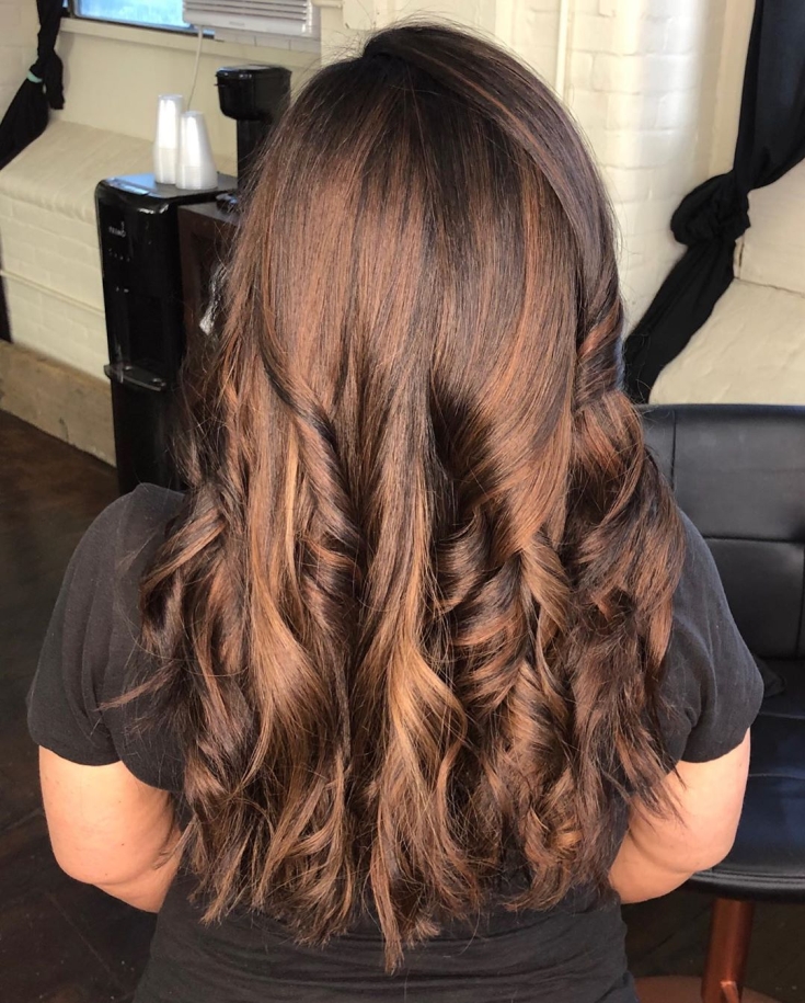 Couleur de cheveux brun doré