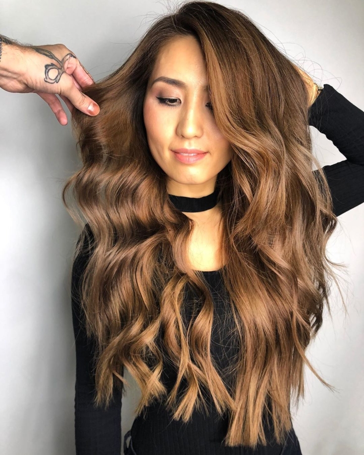 Couleur de cheveux brun doré