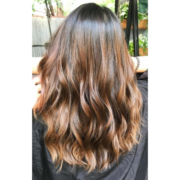 Couleur de cheveux brun doré