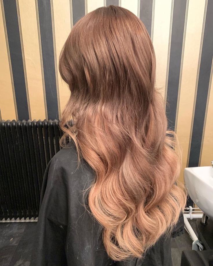 Couleur des cheveux châtain clair