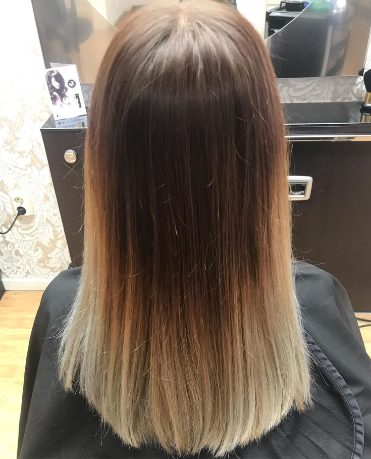Couleur des cheveux blanc-brun