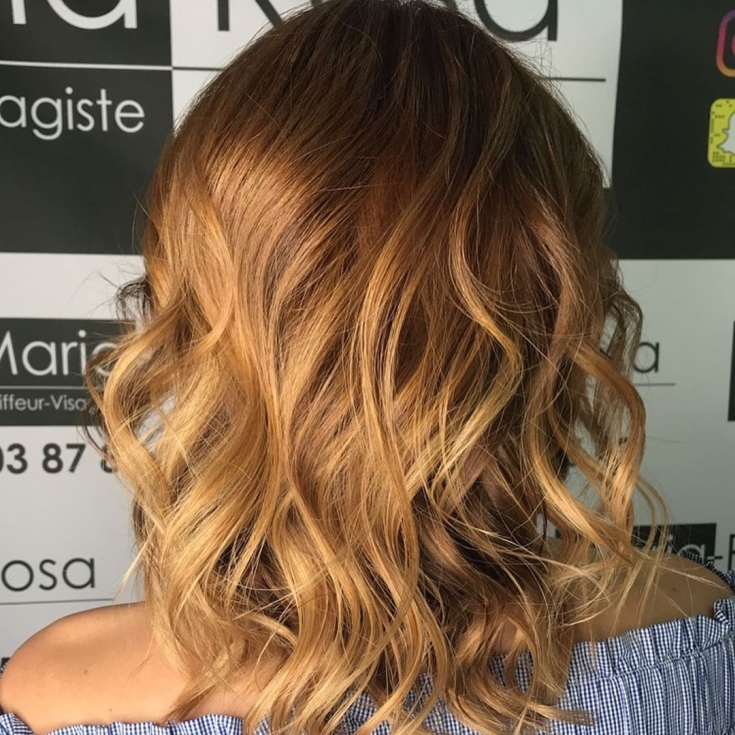 Couleur de cheveux brun doré