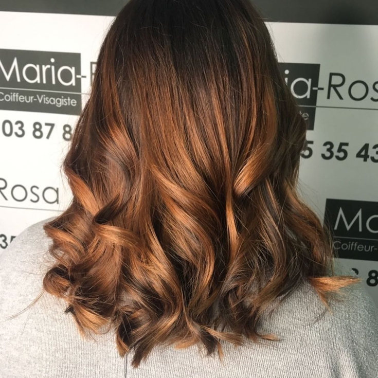 Couleur de cheveux brun doré