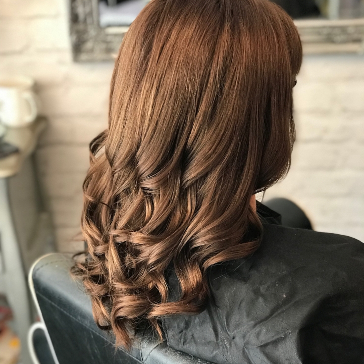 Couleur de cheveux brun froid